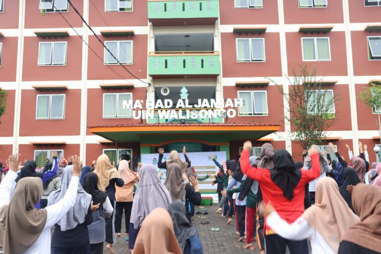 Senam Sehat Ma'had Al Jami'ah Walisongo Semarakkan Dies Natalis Ke-53 UIN Walisongo