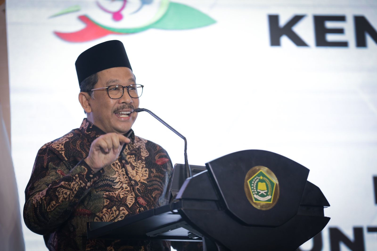 Tutup Rakernas, Wamenag: Isu Fanatisme Kelompok di Tahun Politik Perlu Diantisipasi 1 Tutup Rakernas, Wamenag: Isu Fanatisme Kelompok di Tahun Politik Perlu Diantisipasi