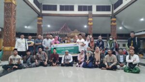 Lestarikan Tradisi, Rombongan UIN Walisongo Ziarah Ke Makam Ulama Jawa