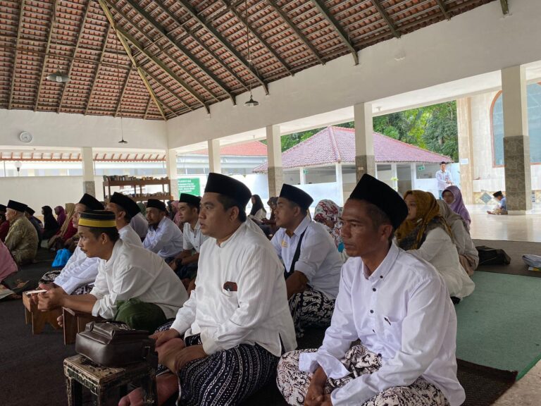 Peringati Dies Natalis Ke-53 UIN Walisongo Semarang, FDK Ajak Perwakilan Seluruh Unsur Civitas Academica Ikuti Ziarah