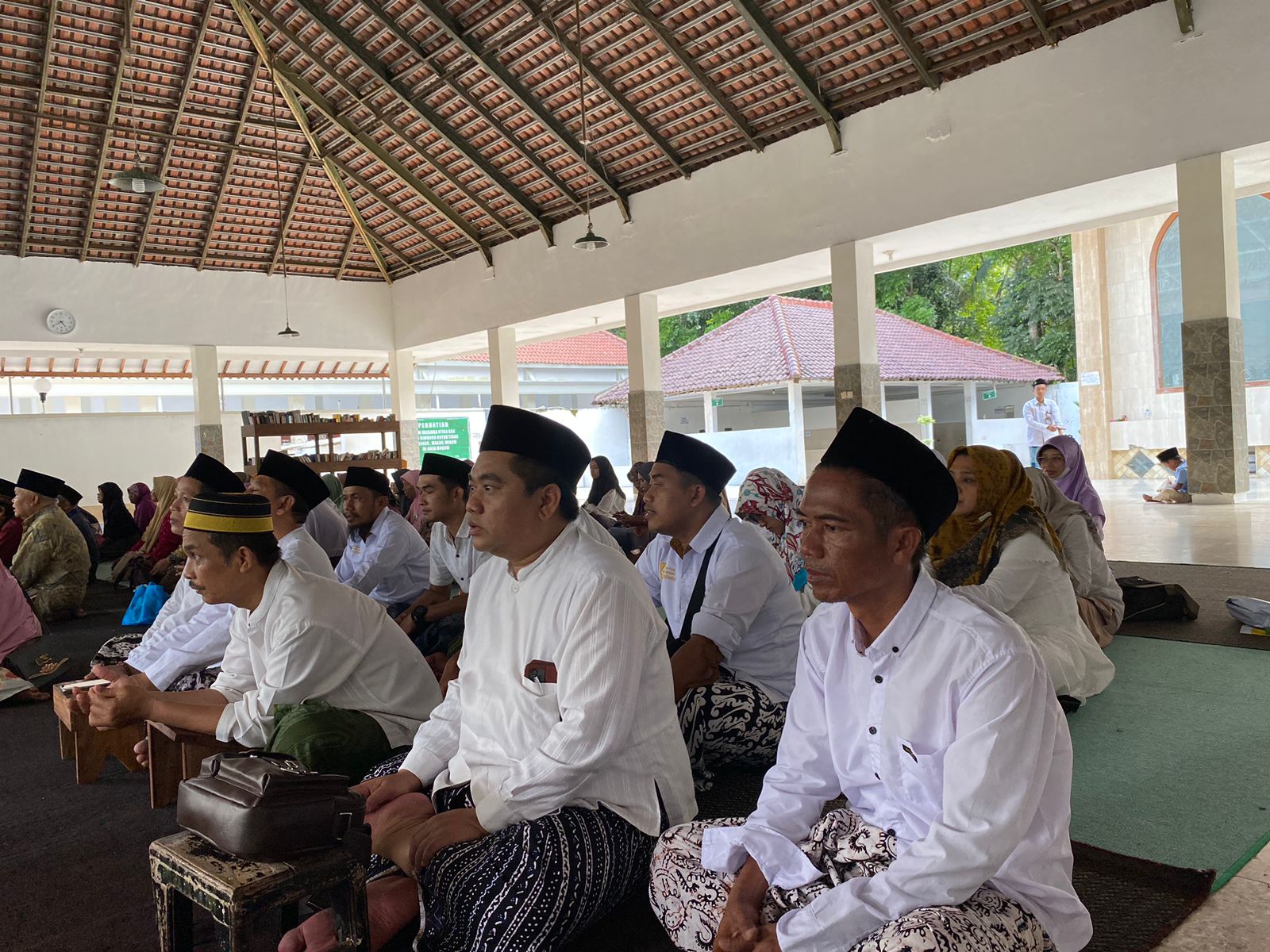 Peringati Dies Natalis Ke-53 UIN Walisongo Semarang, FDK Ajak Perwakilan Seluruh Unsur Civitas Academica Ikuti Ziarah 1 Peringati Dies Natalis Ke-53 UIN Walisongo Semarang, FDK Ajak Perwakilan Seluruh Unsur Civitas Academica Ikuti Ziarah