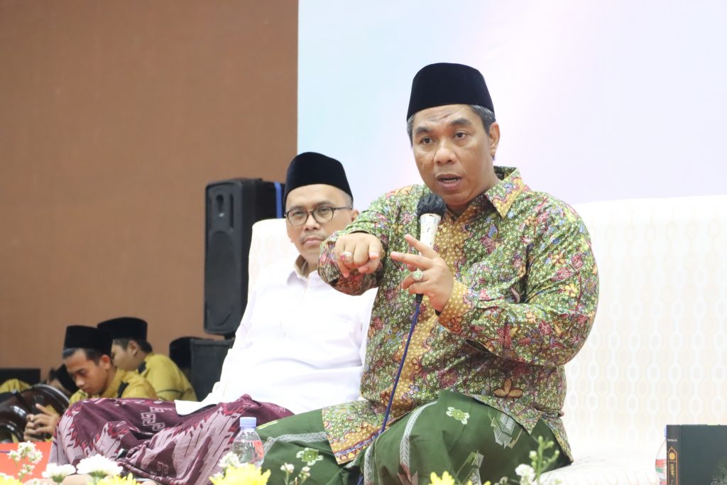 Waketum PBNU KH Zulfa Isi Ngaji Turast di Ma'had Al Jami'ah Walisongo