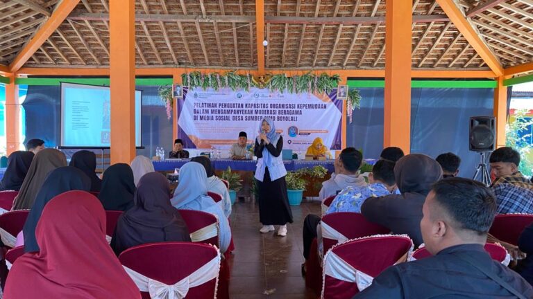 Kolaborasi Dosen dan Mahasiswa UIN Walisongo Latih Literasi Digital Kuatkan Moderasi Beragama