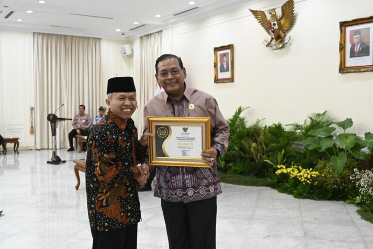 Hatrick! UIN Walisongo Kembali Raih "Badan Publik Informatif" 3 Kali Berturut-turut