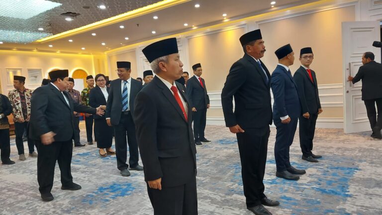 Prof Nizar Resmi Menjadi Rektor UIN Walisongo Semarang Periode 2024- 2026 15 Prof Nizar Resmi Menjadi Rektor UIN Walisongo Semarang Periode 2024- 2026