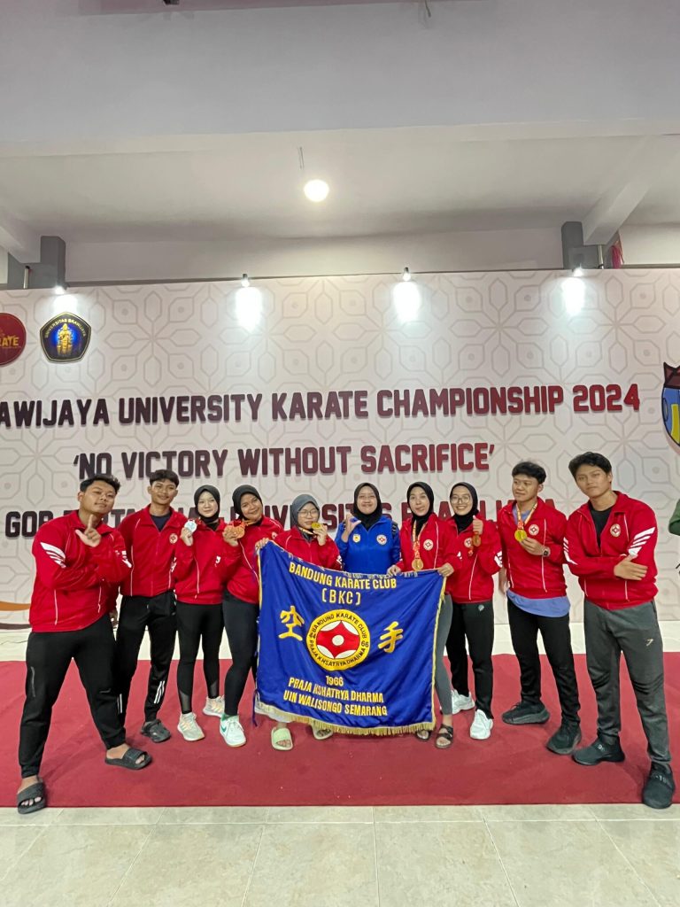 Mahasiswi UIN Walisongo Borong Medali di Kejuaraan “BRAWIJAYA UNIVERSITY KARATE CHAMPIONSHIP” 2024 – UIN Walisongo