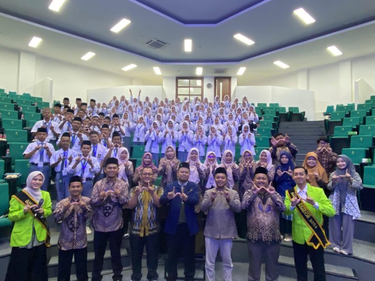 Berikan Layanan “School Visit to UIN Walisongo Semarang”, Tim Admisi Terima Kunjungan MA Al Mukhtar Adipala – UIN Walisongo