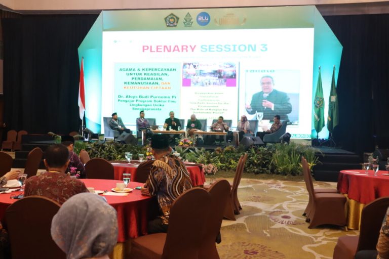 Plenary Session 3 Bahas Praktik Lintas Agama untuk Selamatkan Planet – UIN Walisongo