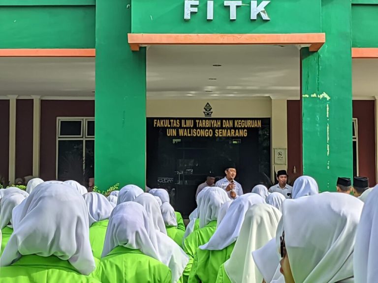 Tidak Sekadar Mengamati – UIN Walisongo