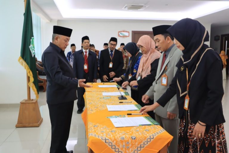 Karo AUPK Lantik Pejabat Eselon IV, Jaga Integritas! – UIN Walisongo