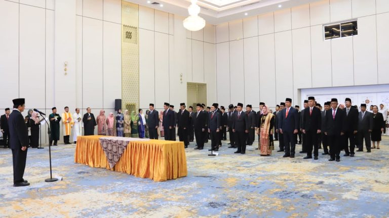 Menag Lantik 45 Pimpinan Perguruan Tinggi Keagamaan Negeri dan Pejabat Eselon II – UIN Walisongo