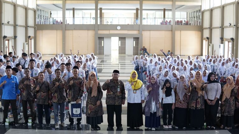 Program School Visit to UIN Walisongo, Berikan Layanan Motivasi Studi Lanjut pada Siswa MAN 2 Grobogan – UIN Walisongo