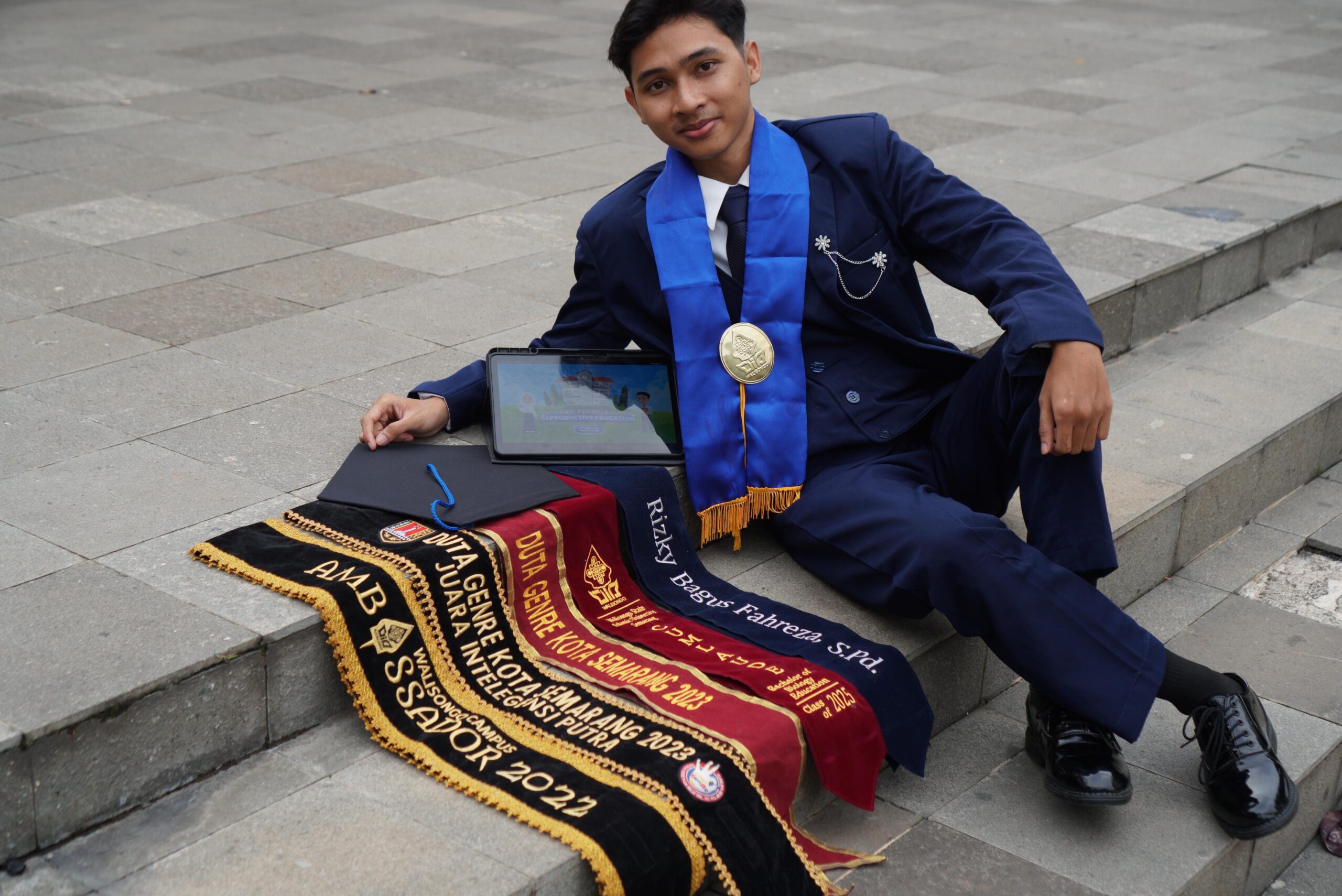 Dari Anak Buruh Pabrik Jadi Mahasiswa Terbaik – UIN Walisongo