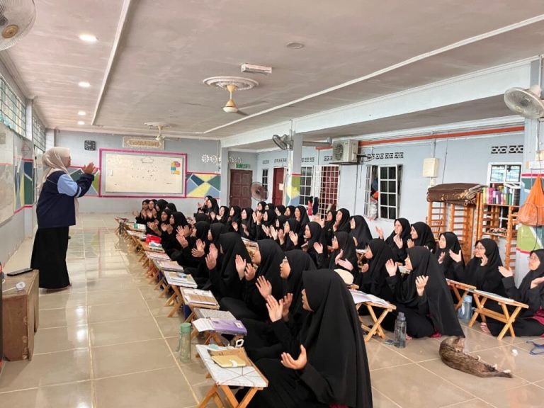 Mahasiswa KKN MMK Internasional UIN Walisongo Hidupkan Semangat Belajar Agama dan Bahasa Arab di Maahad Tahfiz Al Husni, Malaysia – UIN Walisongo