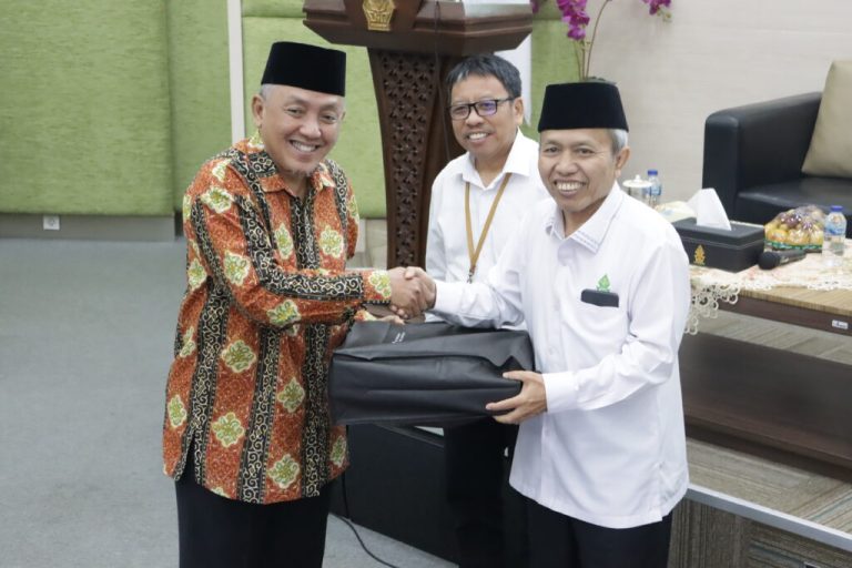 Sertijab Biro AUPK UIN Walisongo, Akhmad Fauzin Siap Lanjutkan Program Kerja – UIN Walisongo
