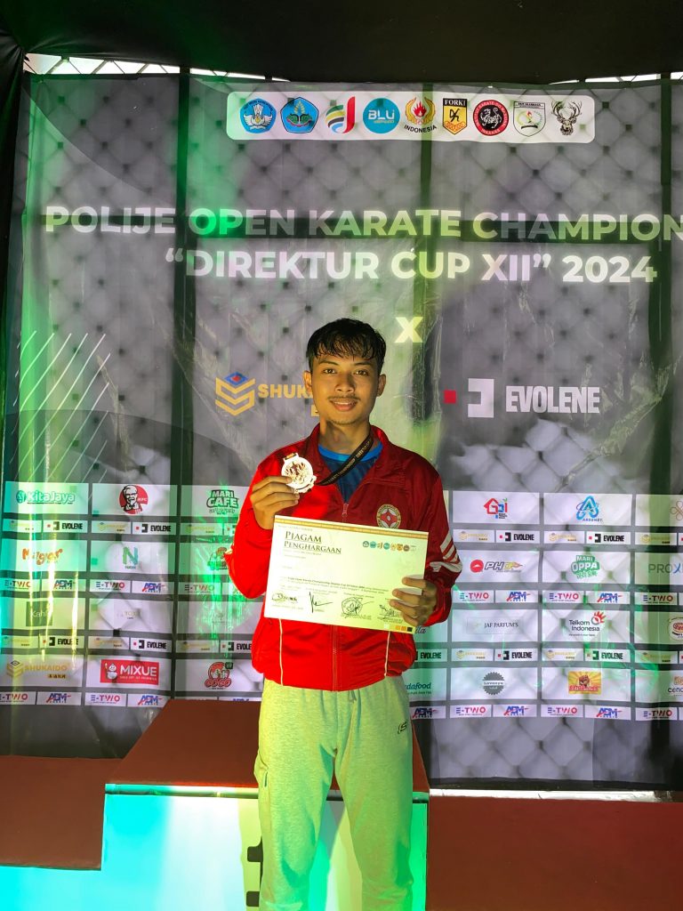 Mahasiswa UIN Walisongo Borong Medali di Kejuaraan POLIJE Open Karate Championship 2024