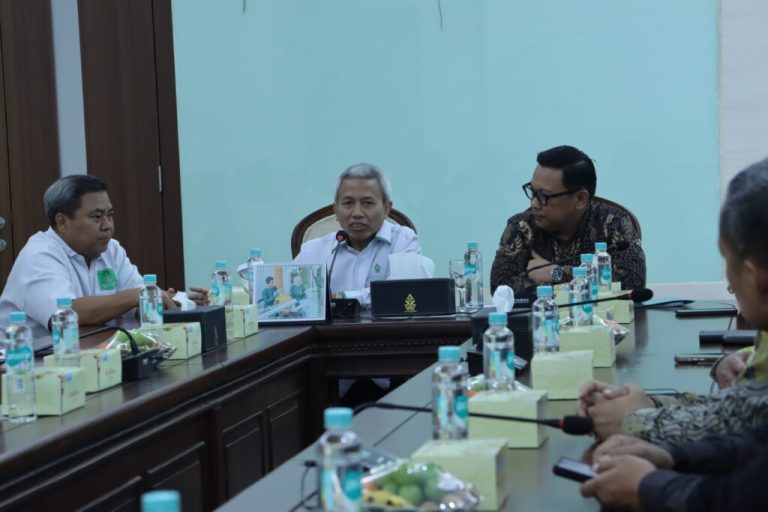 UIN Walisongo dan BSI Jalin Kerja Sama Strategis, Serah Terima Hibah Satu Unit Mobil Hiace – UIN Walisongo 11 UIN Walisongo dan BSI Jalin Kerja Sama Strategis, Serah Terima Hibah Satu Unit Mobil Hiace – UIN Walisongo