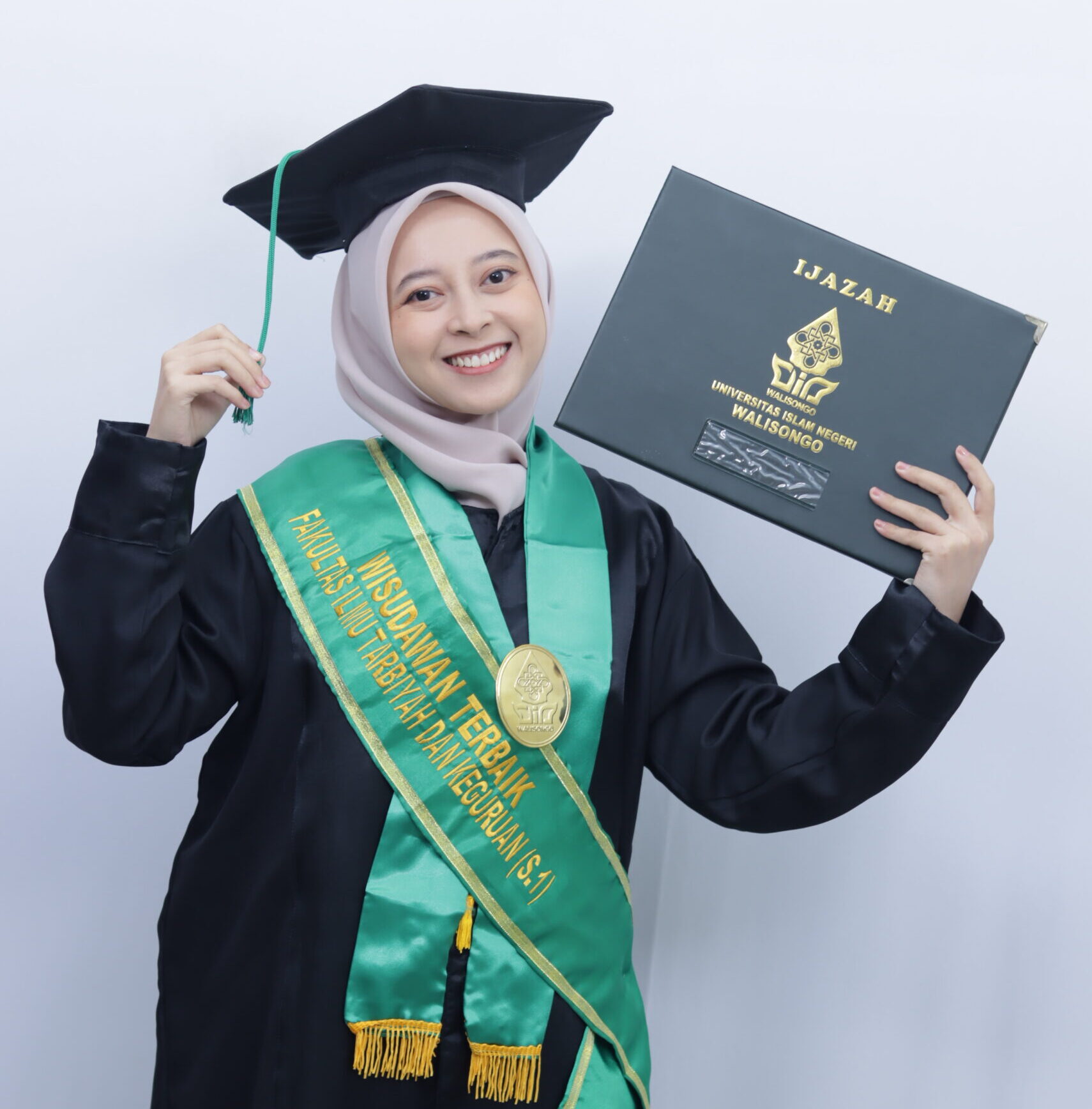 Belajar dari Keluarga Pengamen tentang Makna Pendidikan Anak – UIN Walisongo 1 Belajar dari Keluarga Pengamen tentang Makna Pendidikan Anak – UIN Walisongo