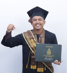 Kisah Perjuangan Muhammad Habibur Rohman, Lulusan Paket C yang Tembus Predikat Cumlaude – UIN Walisongo