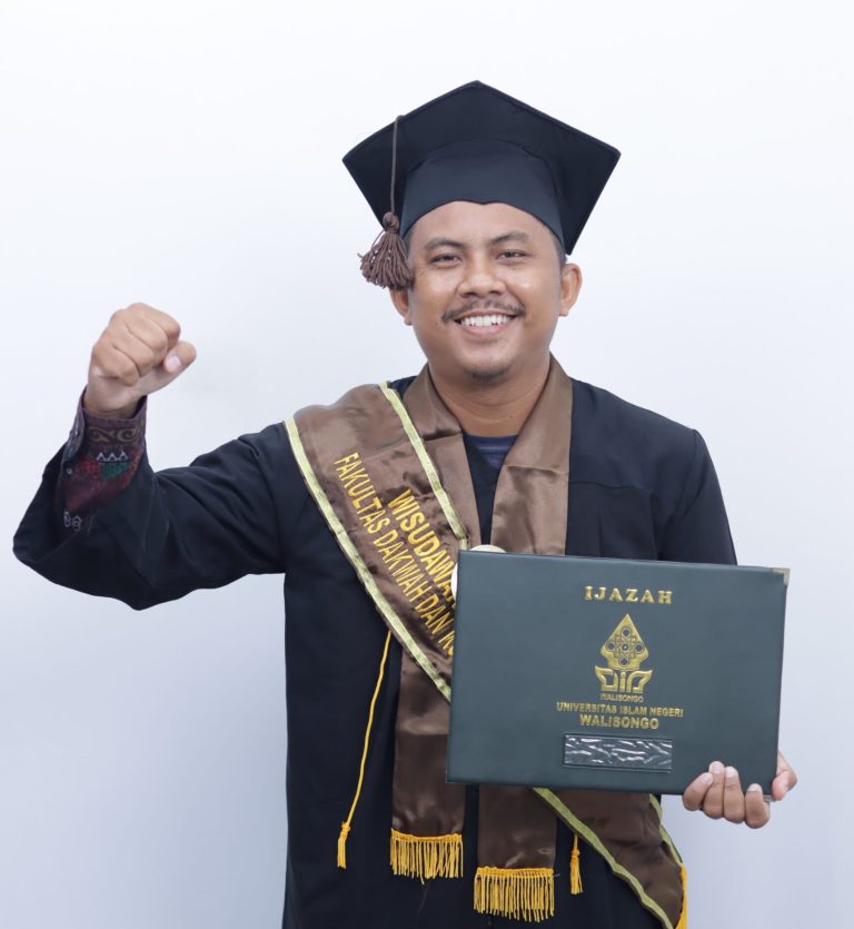 Kisah Perjuangan Muhammad Habibur Rohman, Lulusan Paket C yang Tembus Predikat Cumlaude – UIN Walisongo