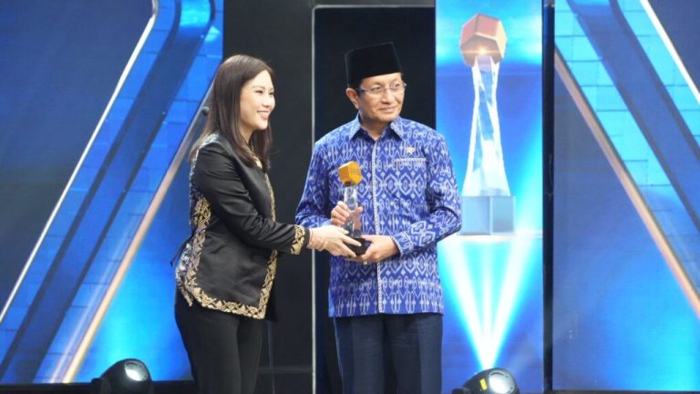 Menag Dapat Anugerah Penggerak Nusantara 2025 Bidang Harmoni dan Ekoteologi – UIN Walisongo