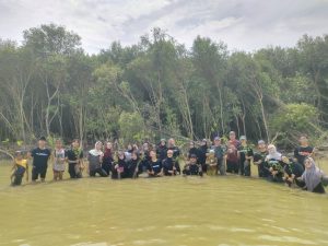 Purworejo Bonang Mantapkan Rehabilitasi Pesisir, Gandeng Komunitas Phylosopicture KPI UIN Walisongo Tanam Mangrove – UIN Walisongo