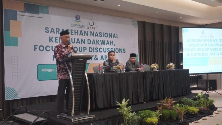 Sarasehan Nasional FORDAKOM–APDII Perkuat Arah Keilmuan Dakwah PTKI – UIN Walisongo 7 Sarasehan Nasional FORDAKOM–APDII Perkuat Arah Keilmuan Dakwah PTKI – UIN Walisongo