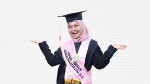 Dobrak Paradigma Patriarki, Hilyati Aulia Sabet Wisudawan Terbaik Doktoral UIN Walisongo – UIN Walisongo