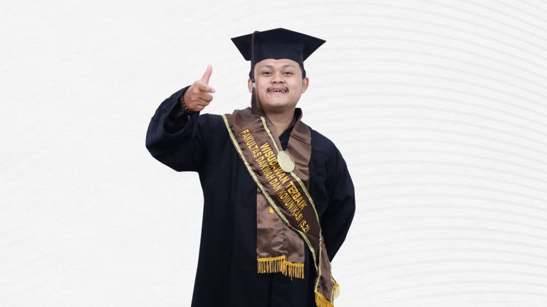 Haru! Driver Ojol Menangis di Jalan Saat Tahu Jadi Wisudawan Terbaik S2 UIN Walisongo Semarang – UIN Walisongo