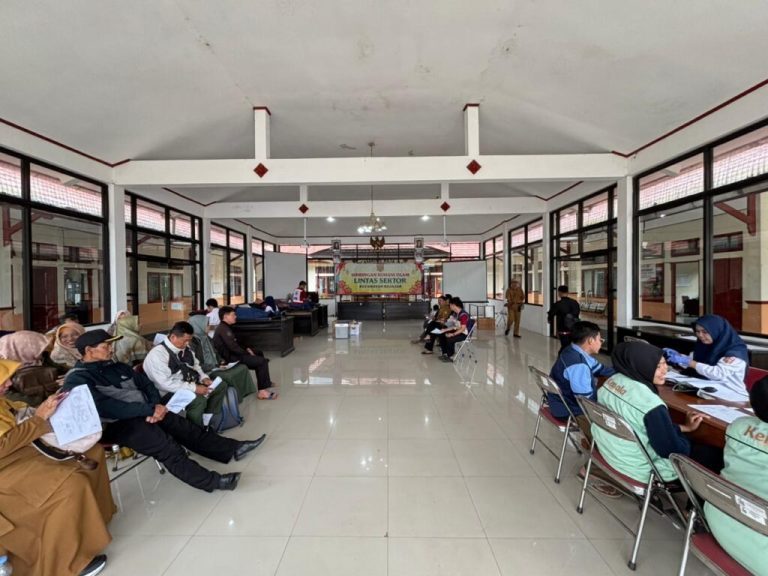 Mahasiswa KKN MMK Wonosobo UIN Walisongo Ikuti Aksi Donor Darah Bersama PMI Kabupaten Wonosobo – UIN Walisongo