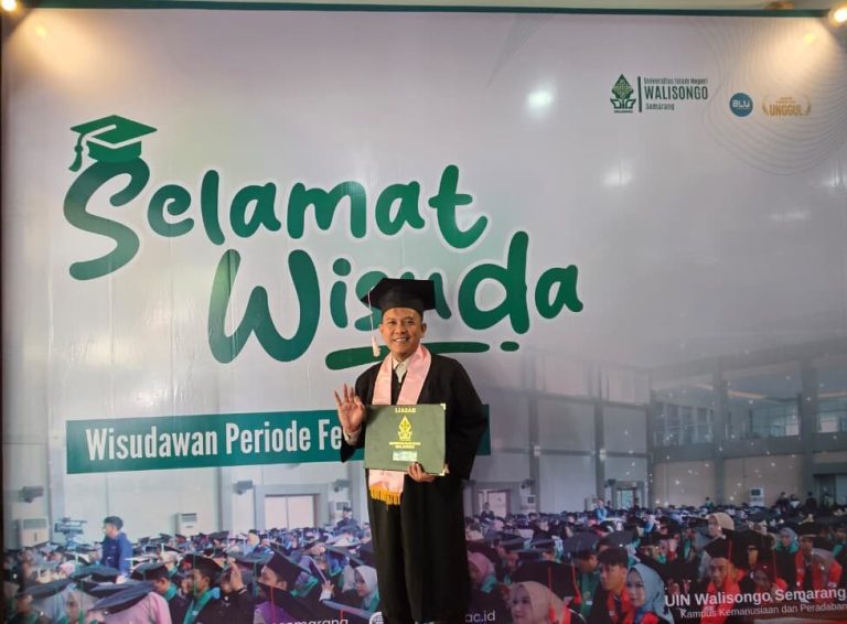 Raih Doktor di UIN Walisongo, Makmur Sofyan Mustofa Tekankan Peran Pesantren dalam Kebijakan dan Lingkungan Hidup – UIN Walisongo