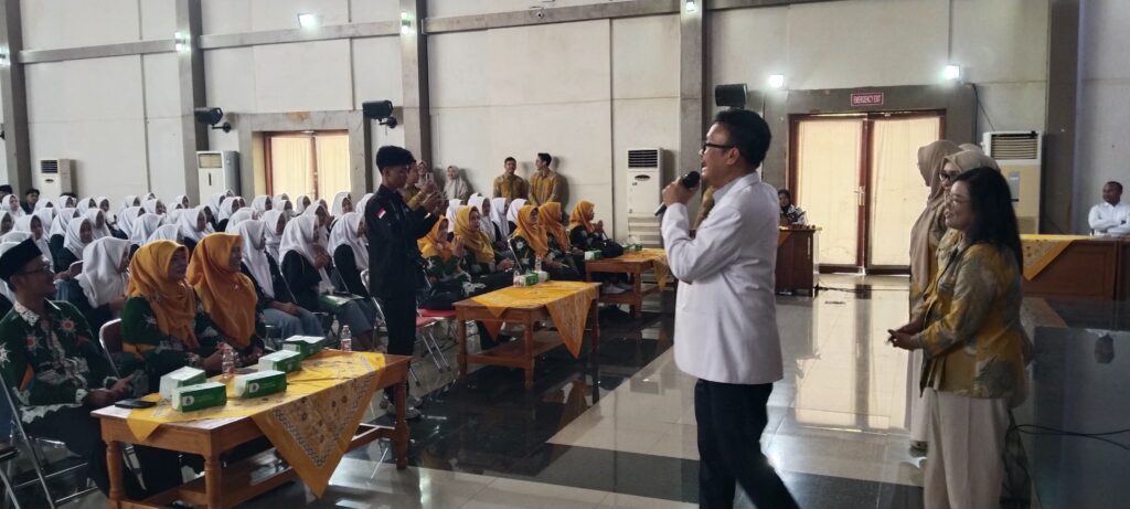 400 Siswa MAN Demak “Serbu” Fakultas Kedokteran UIN Walisongo – UIN Walisongo