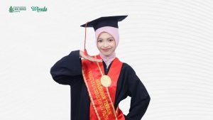 Laily Syifaul Jannah, Putri Tamatan SD yang Jadikan Wisuda sebagai Hadiah Ulang Tahun Ibunda – UIN Walisongo