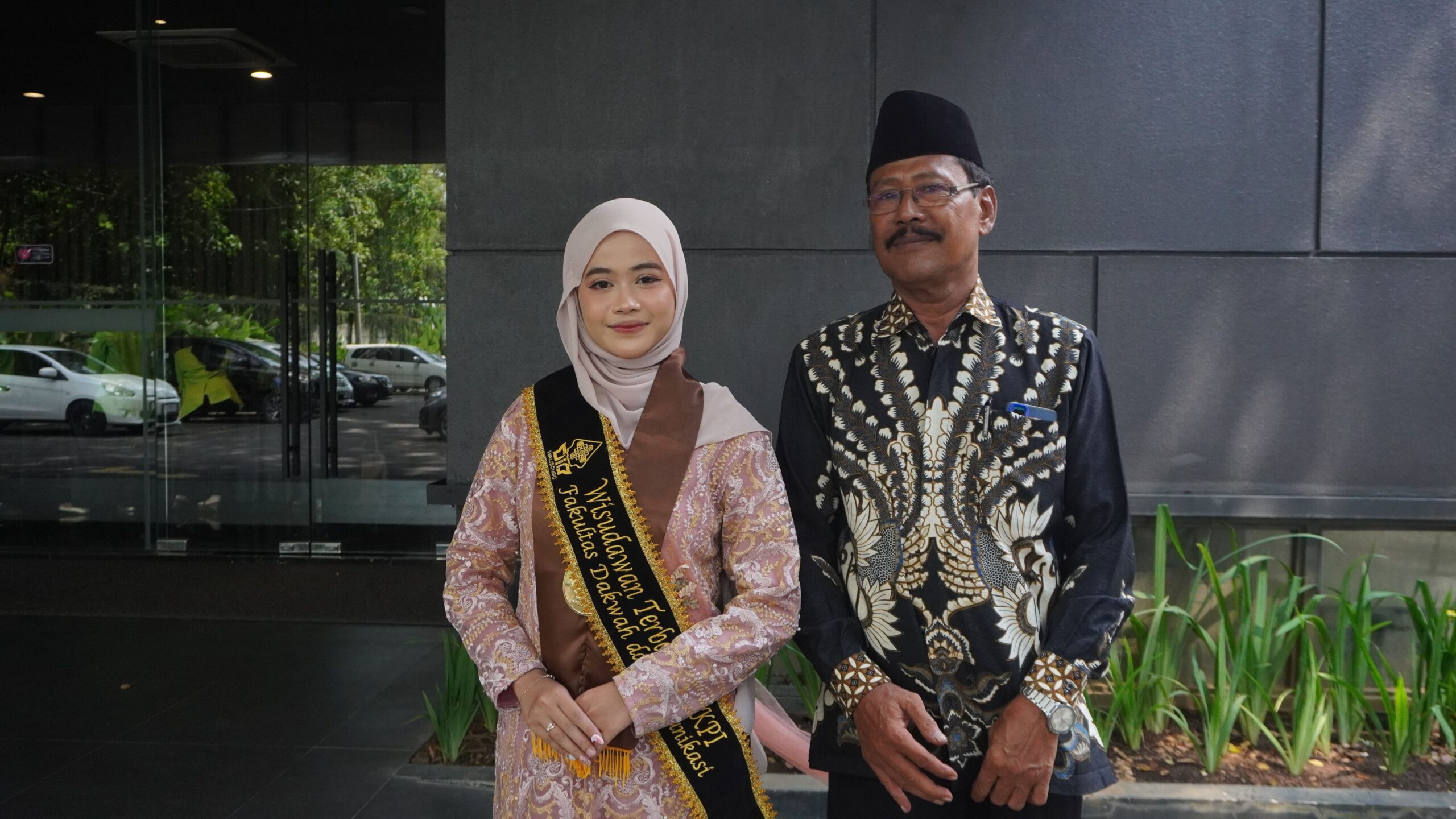 Suarakan Kesetaraan Gender Lewat Film, Santri ini Jadi Lulusan Terbaik KPI UIN Walisongo – UIN Walisongo 1 Suarakan Kesetaraan Gender Lewat Film, Santri ini Jadi Lulusan Terbaik KPI UIN Walisongo – UIN Walisongo