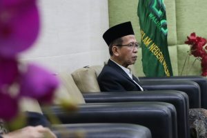 Jejak Pengabdian 70 Tahun Prof. Erfan Soebahar Diabadikan dalam Buku Biografi, UIN Walisongo Gelar Seminar dan Launching – UIN Walisongo