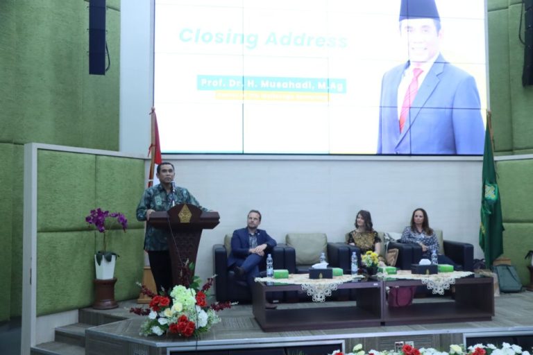 Komitmen Global Excellence, Rektor UIN Walisongo dan Project Manager ACQUIN Tutup Rangkaian Visitasi Akreditasi Internasional – UIN Walisongo 5 Komitmen Global Excellence, Rektor UIN Walisongo dan Project Manager ACQUIN Tutup Rangkaian Visitasi Akreditasi Internasional – UIN Walisongo