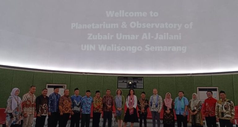 Mengenalkan Distingsi Ilmu Falak UIN Walisongo, Tim Asesor ACQUIN Tinjau Planetarium dan Observatorium 20 Mengenalkan Distingsi Ilmu Falak UIN Walisongo, Tim Asesor ACQUIN Tinjau Planetarium dan Observatorium