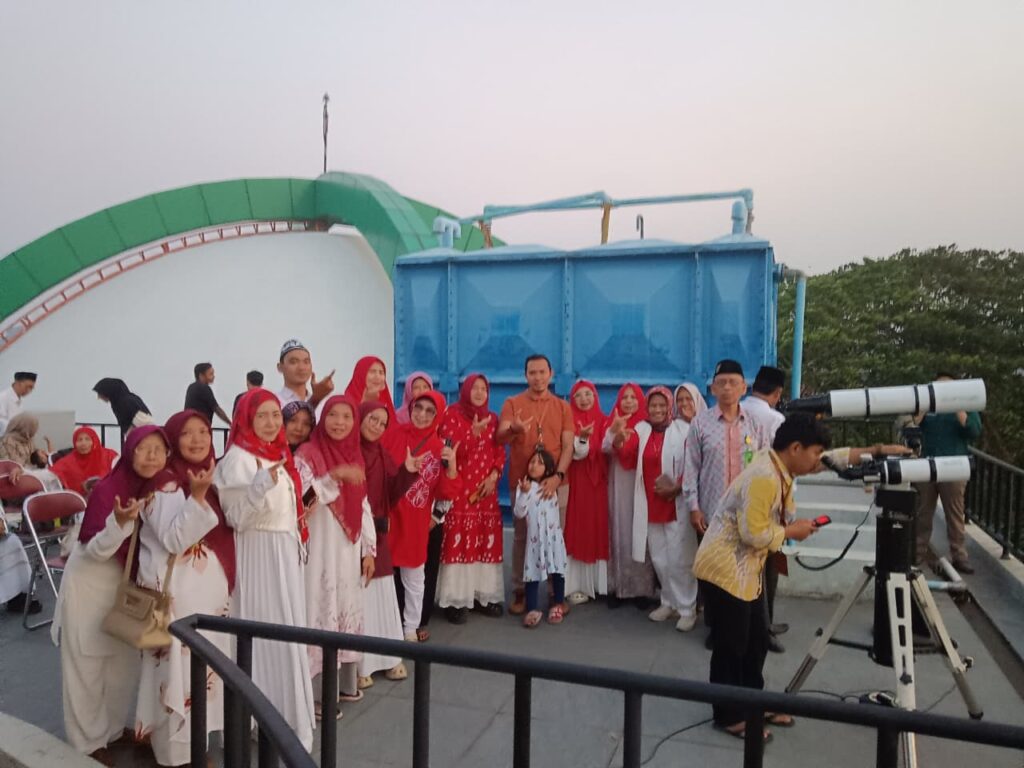 Hilal Rabiul Awal Berhasil Teramati, Planetarium UIN Walisongo Buka Edukasi Rukyah untuk Masyarakat – UIN Walisongo 1 Hilal Rabiul Awal Berhasil Teramati, Planetarium UIN Walisongo Buka Edukasi Rukyah untuk Masyarakat – UIN Walisongo