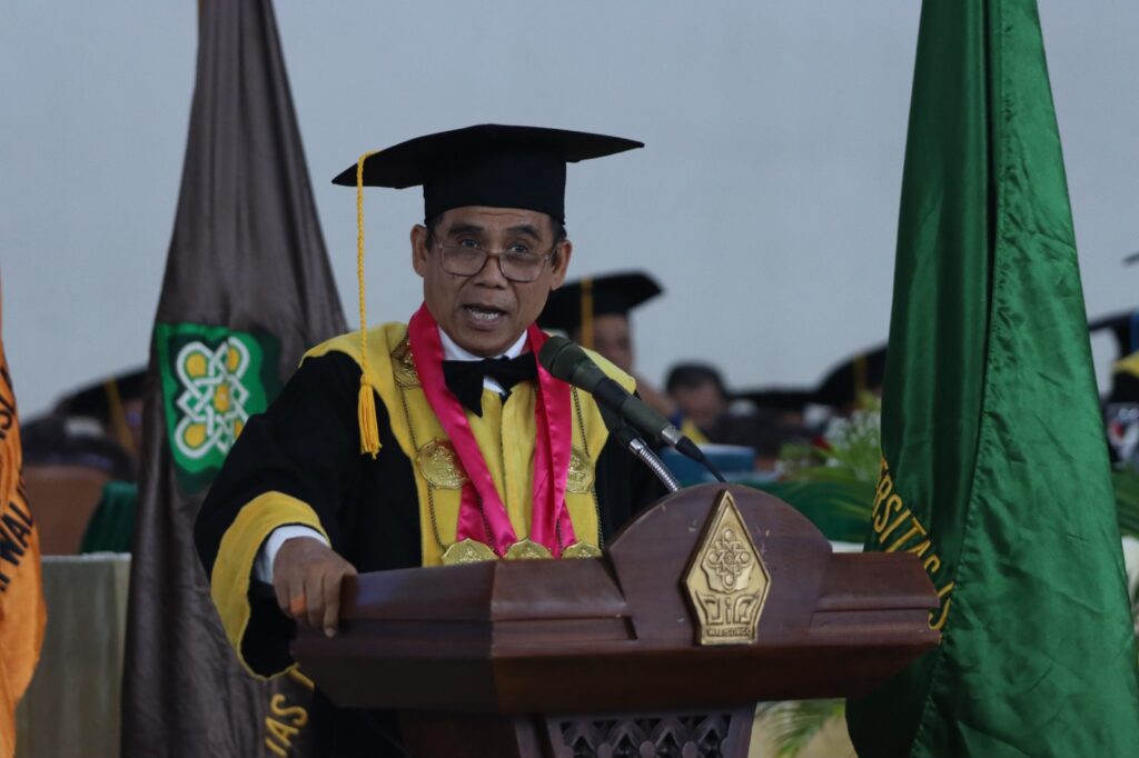 Kukuhkan 1.006 Lulusan hingga Angkat Kisah Haru Perjuangan Anak Buruh Tani – UIN Walisongo 1 Kukuhkan 1.006 Lulusan hingga Angkat Kisah Haru Perjuangan Anak Buruh Tani – UIN Walisongo