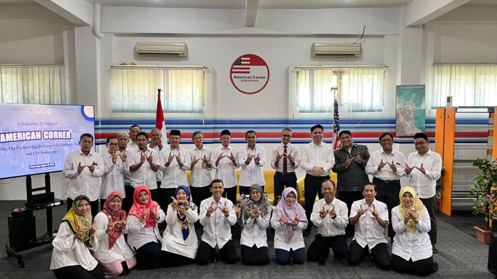Merawat Kolaborasi, Mengukir Jejak Pembelajaran – UIN Walisongo 1 Merawat Kolaborasi, Mengukir Jejak Pembelajaran – UIN Walisongo