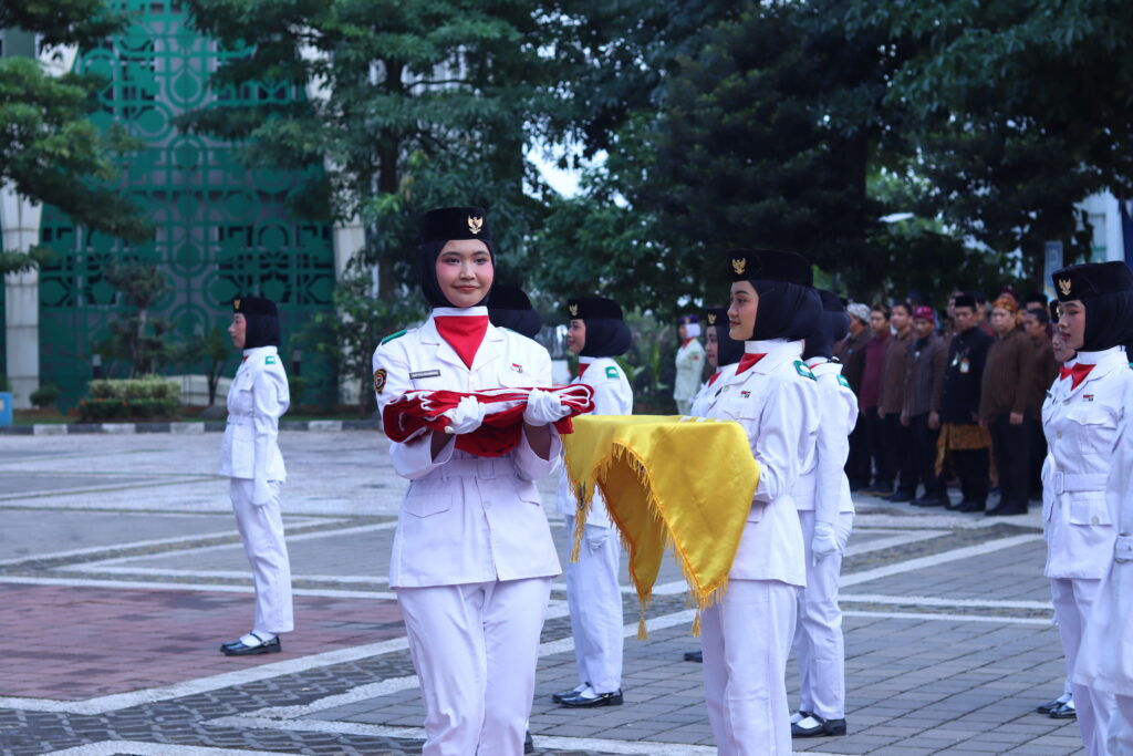 UIN Walisongo Gelar Upacara HUT ke-81 Kemerdekaan, Dilanjutkan Tasyakuran dan Doa Kebangsaan – UIN Walisongo 1 UIN Walisongo Gelar Upacara HUT ke-81 Kemerdekaan, Dilanjutkan Tasyakuran dan Doa Kebangsaan – UIN Walisongo