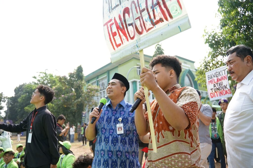 Wagub Jateng Taj Yasin Maimoen Buka-Bukaan Rencana Pembangunan Tanggul Laut Jateng di Depan 4.623 Mahasiswa Baru UIN Walisongo – UIN Walisongo 1 Wagub Jateng Taj Yasin Maimoen Buka-Bukaan Rencana Pembangunan Tanggul Laut Jateng di Depan 4.623 Mahasiswa Baru UIN Walisongo – UIN Walisongo