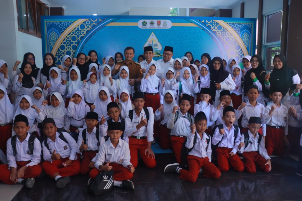Gubernur Ahmad Luthfi Tinjau Cabang Fahmil Qur’an MTQ Nasional XXXI di UIN Walisongo, Sebut MTQ Jadi Cooling System Kebangsaan – UIN Walisongo 1 Gubernur Ahmad Luthfi Tinjau Cabang Fahmil Qur’an MTQ Nasional XXXI di UIN Walisongo, Sebut MTQ Jadi Cooling System Kebangsaan – UIN Walisongo