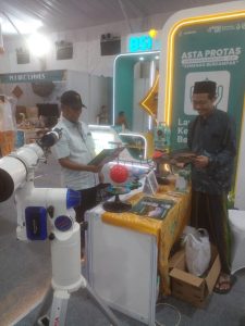 Beranda 3 Pengunjung MTQ Tertarik Daftarkan Anaknya ke UIN Walisongo – UIN Walisongo