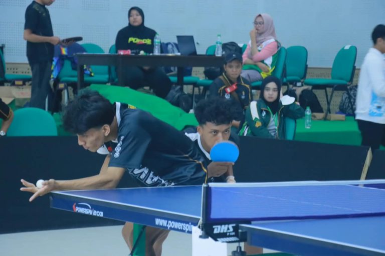 Tangan Kiri Terluka, Akbar Tetap Bertanding dan Persembahkan Emas Pertama UIN Walisongo di Porsi Jawara II – UIN Walisongo