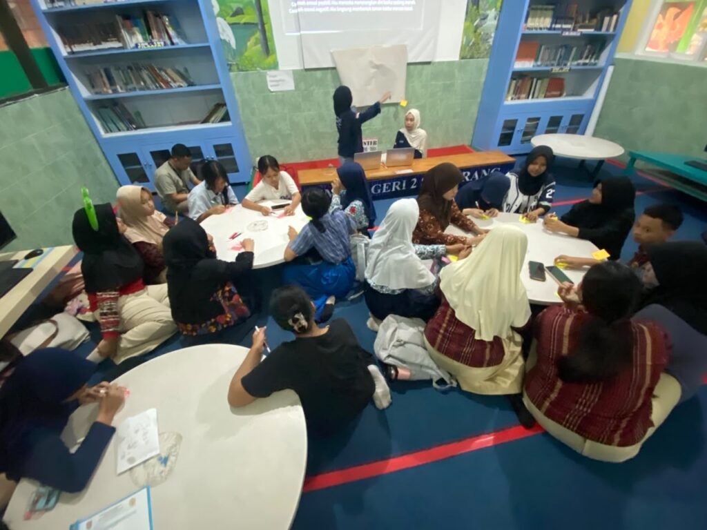 UIN Walisongo Gandeng PKBI Jateng, Edukasi PIK-R SMPN 2 Semarang Kelola Emosi – UIN Walisongo 1 UIN Walisongo Gandeng PKBI Jateng, Edukasi PIK-R SMPN 2 Semarang Kelola Emosi – UIN Walisongo