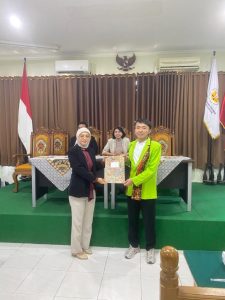 Borong Penghargaan! Tim Debat FSH UIN Walisongo Sabet Juara 1 dan Best Speaker di Law Action 2026 – UIN Walisongo