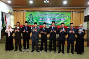 Sosok Arief, Guru MI Mantan Loper Koran Raih Doktor UIN Walisongo – UIN Walisongo